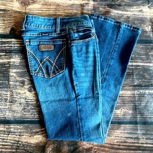 💙💙 Wrangler Boot cut Jeans 💙💙